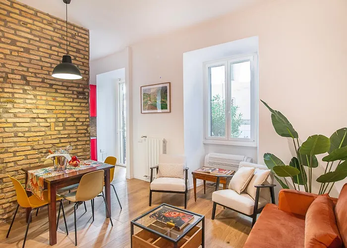 Tangerine Garden Apartment *